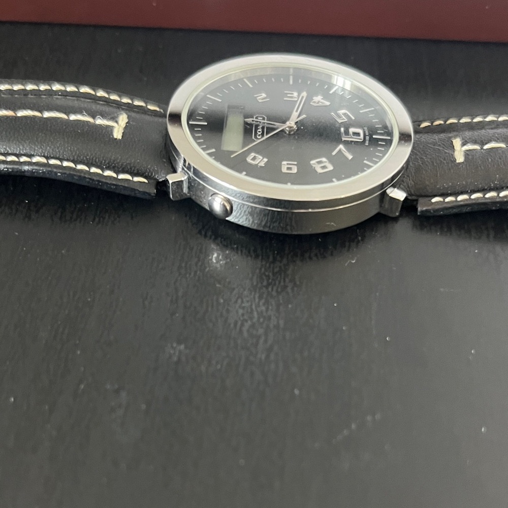 Coach Men's Black Leather Strap Watch
Stainless steel transatlantic watch. - Picture 4 of 14